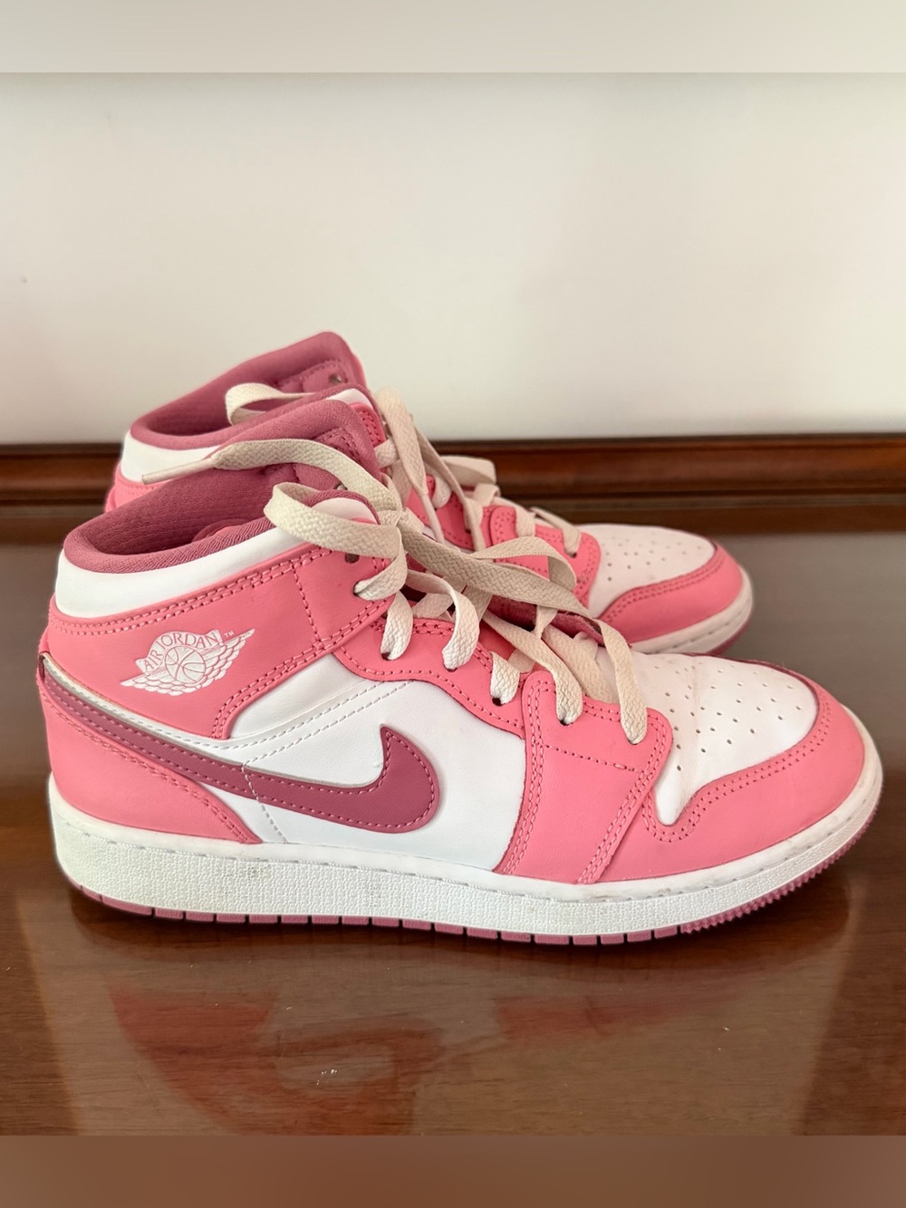 Air Jordan 1 Mid GS Arctic Pink White DQ8423-616 Youth 5.5Y Women’s 7 Sneakers - Picture 4 of 8